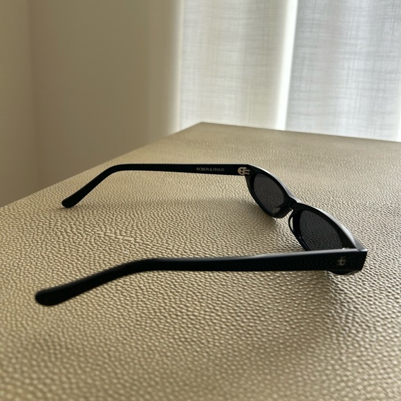 Roberi & Fraud Black Frances Sunglasses - Picture 5 of 7
